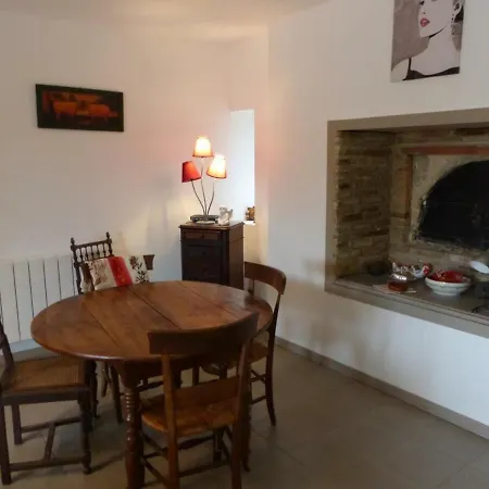 Saint-pourcain-sur-besbre, 5 Pieces, 8 Personnes - Fr-1-489-25 度假居 *
